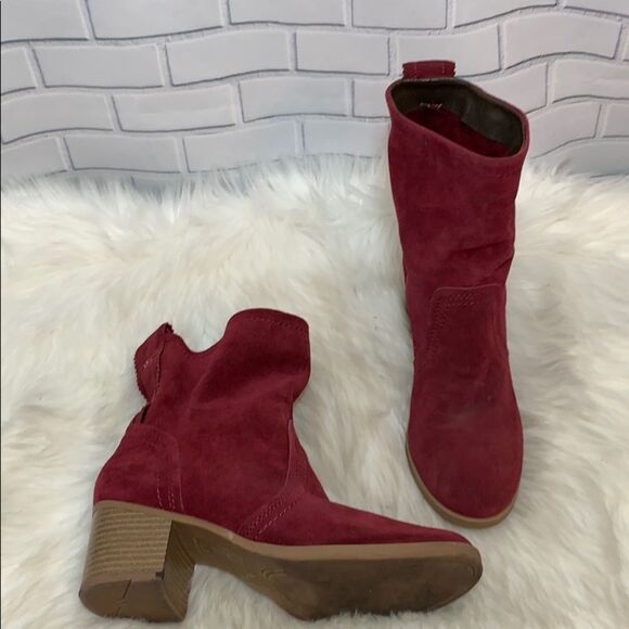 White Mountain Behari Burgundy Suede Booties Sz 8 - Picture 2 of 8